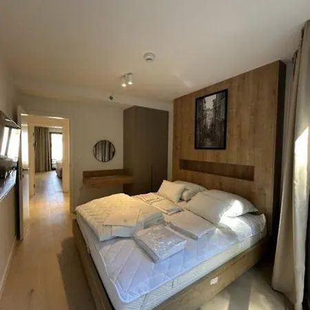 Luxe In